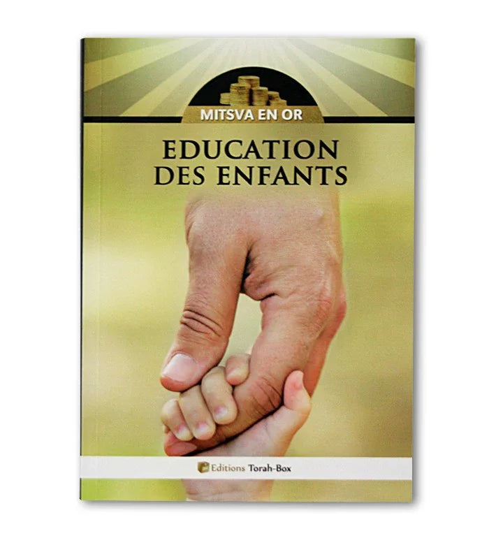 Couverture livre éducation des enfants montrant une main d'adulte tenant une main d'enfant