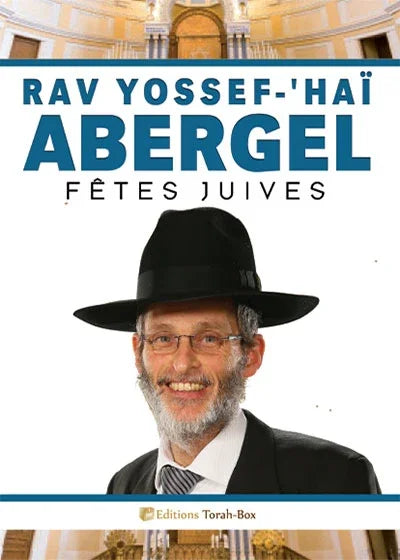 Portrait de Rav Yossef-'Haï Abergrel avec chapeau noir et lunettes devant une synagogue, thème fêtes juives