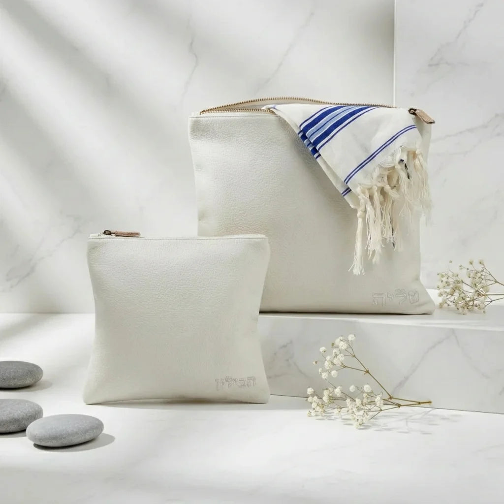 ensemble pochette tallit et téfiline simili cuir blanc Art Judaica