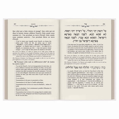 Page ouverte d'un livre religieux français et hébreu sur Pessa'h avec textes explicatifs et citations